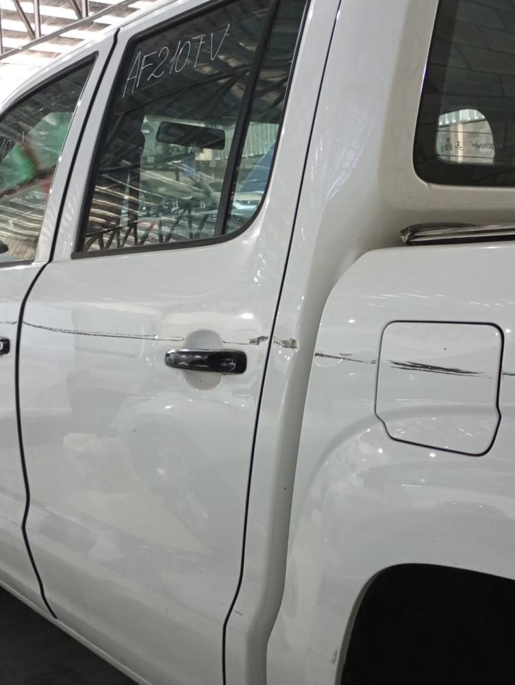 PUERTA TRASERA IZQUIERDA VOLKSWAGEN AMAROK TRENDLINE