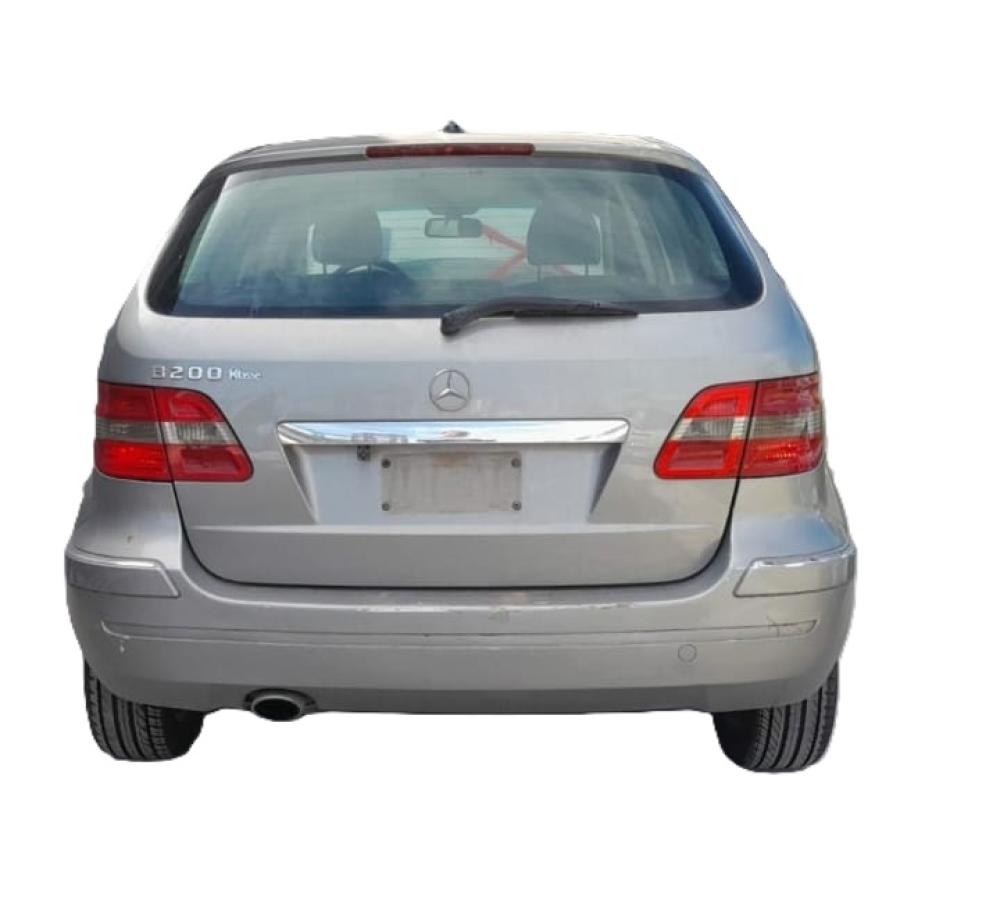 PORTON TRASERO MERCEDES BENZ B200