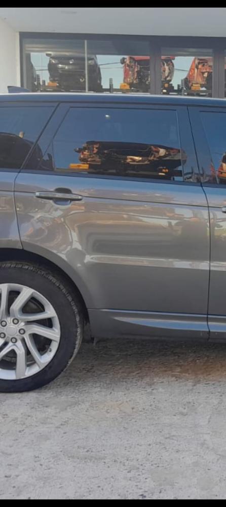 PUERTA TRASERA DERECHA LAND ROVER RANGE ROVER SPORT V8 5.0 HSE