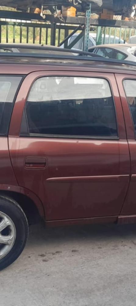 PUERTA TRASERA DERECHA CHEVROLET CORSA WAGON GLS 16V