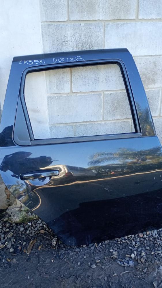 PUERTA TRASERA DERECHA RENAULT DUSTER PRIVILEGE 2.0
