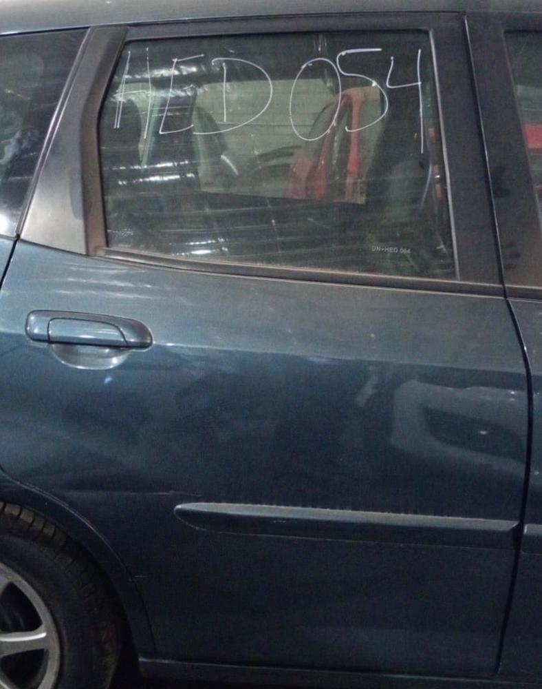 PUERTA TRASERA DERECHA HONDA FIT EX
