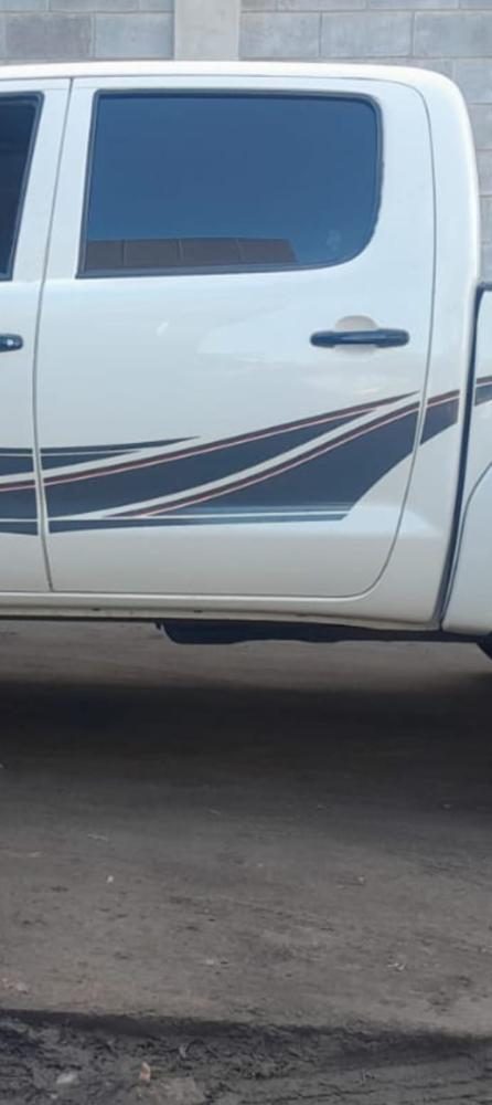 PUERTA TRASERA IZQUIERDA TOYOTA HILUX 4X4 CABINA DOBLE 3.0