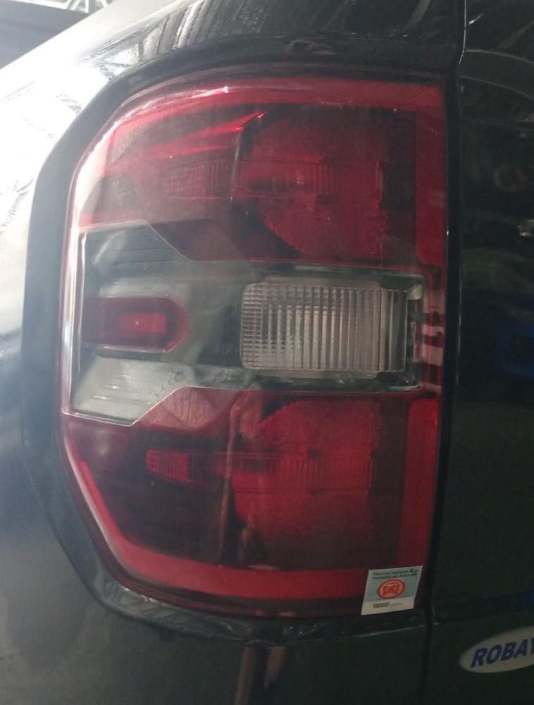FARO TRASERO IZQUIERDO FORD MAVERICK LARIAT 2.5L
