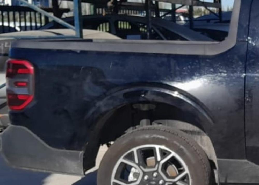 GUARDABARRO TRASERO DERECHO FORD MAVERICK LARIAT 2.5L