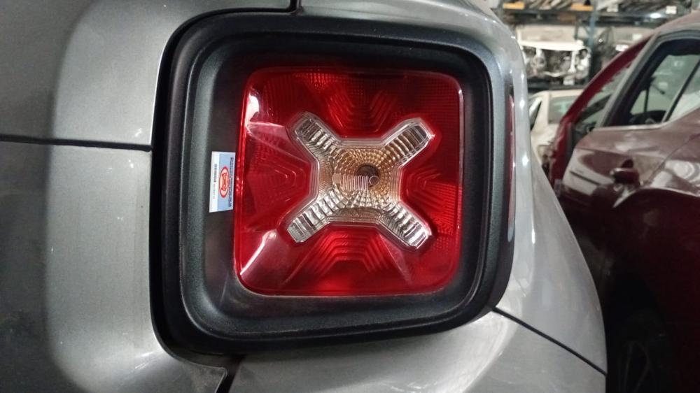 FARO TRASERO DERECHO JEEP RENEGADE 1.8L SPORT