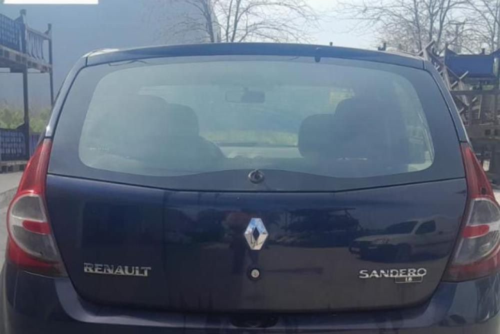 PORTON TRASERO RENAULT SANDERO 1.6 8V