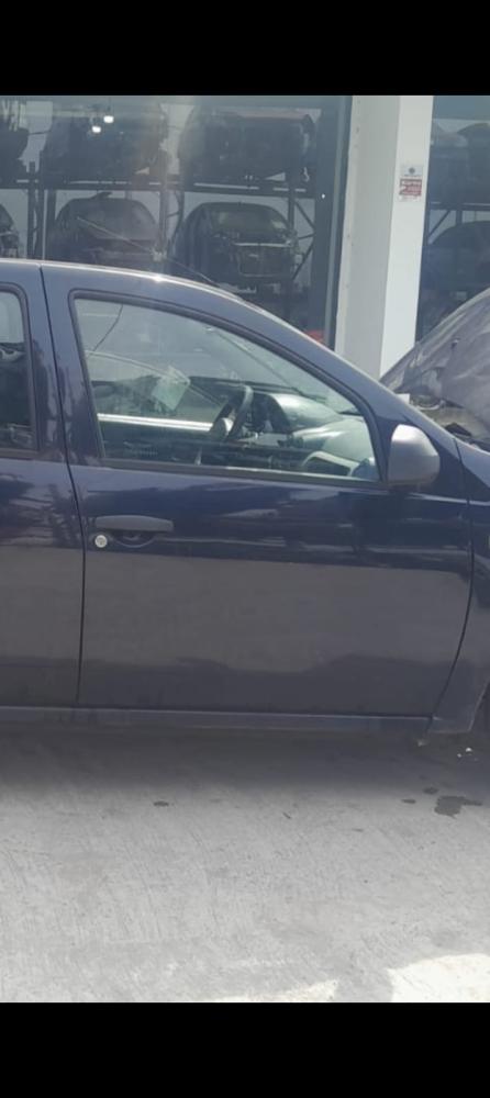 PUERTA DELANTERA DERECHA RENAULT SANDERO 1.6 8V