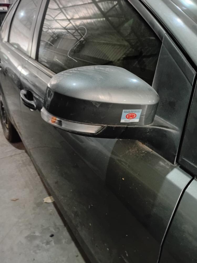 ESPEJO EXTERIOR DERECHO FORD FOCUS TREND 1.6L