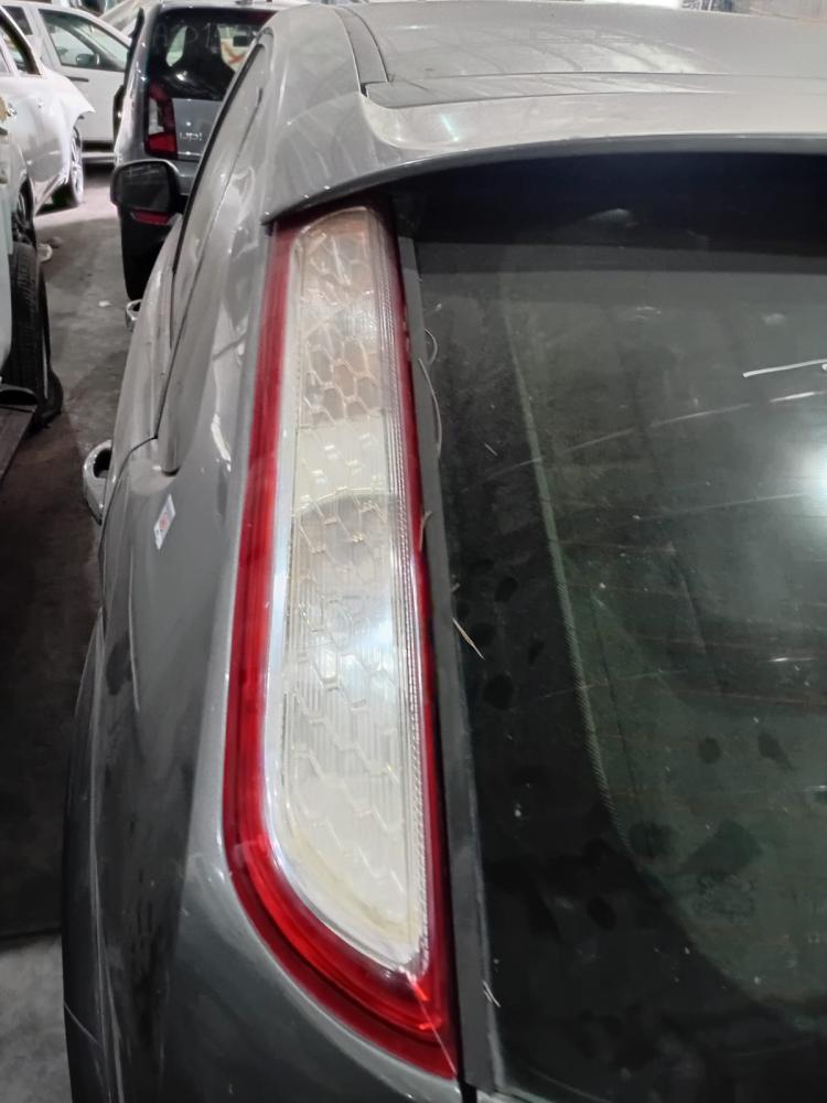 FARO TRASERO IZQUIERDO FORD FOCUS TREND 1.6L
