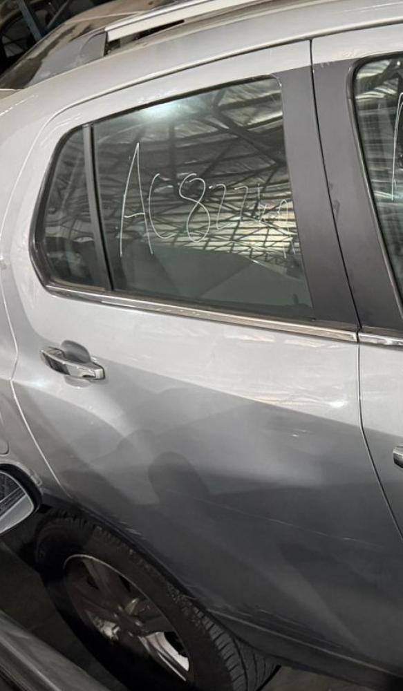 PUERTA TRASERA DERECHA CHEVROLET TRACKER AWD PREMIUM