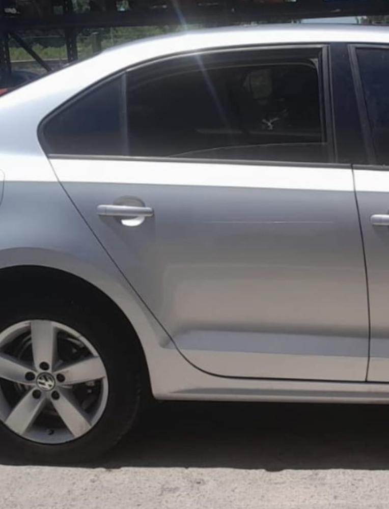 PUERTA TRASERA DERECHA VOLKSWAGEN VENTO 2.5