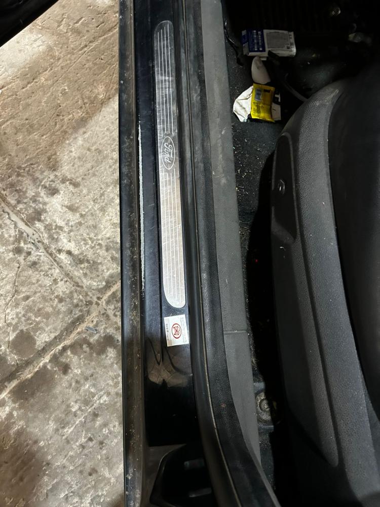 ZOCALOS IZQUIERDOS FORD FOCUS GHIA 2.0L