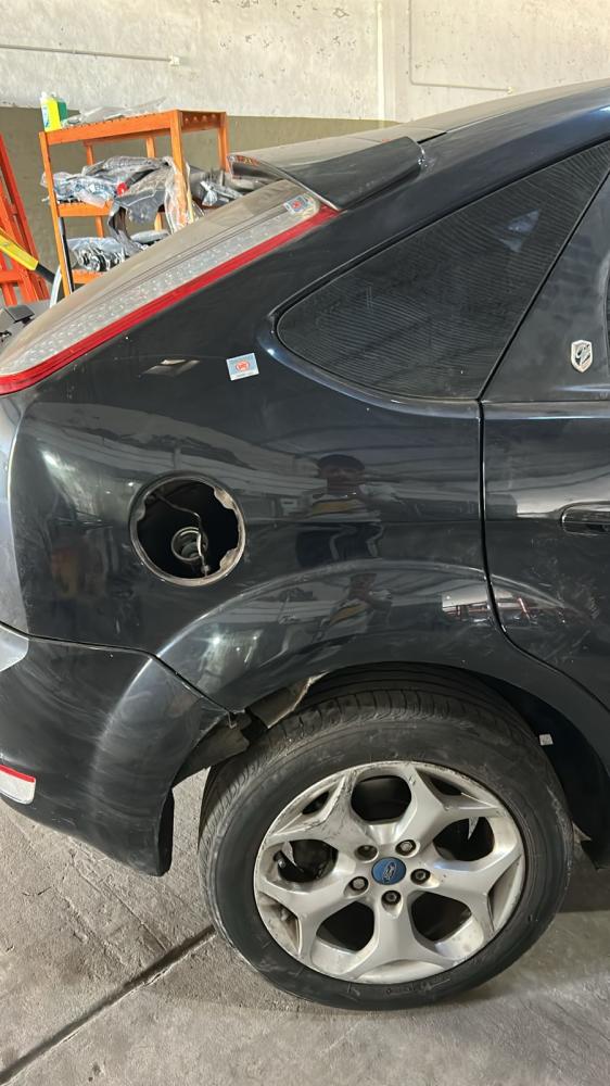 GUARDABARRO TRASERO DERECHO FORD FOCUS GHIA 2.0L