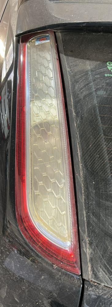 FARO TRASERO IZQUIERDO FORD FOCUS GHIA 2.0L