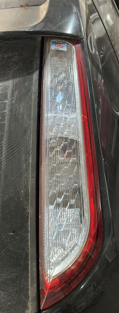 FARO TRASERO DERECHO FORD FOCUS GHIA 2.0L