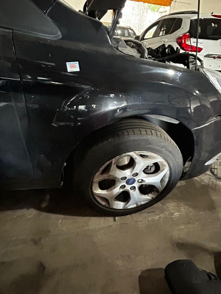 GUARDABARRO DELANTERO DERECHO FORD FOCUS GHIA 2.0L
