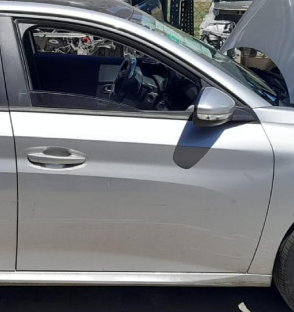 PUERTA DELANTERA DERECHA PEUGEOT 208 ACTIVE 1.6L