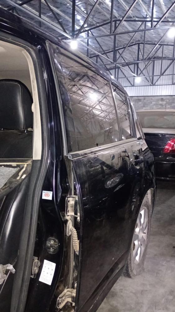 PARANTE CENTRAL IZQUIERDO NISSAN TIIDA 1.8 6MT TEKNA