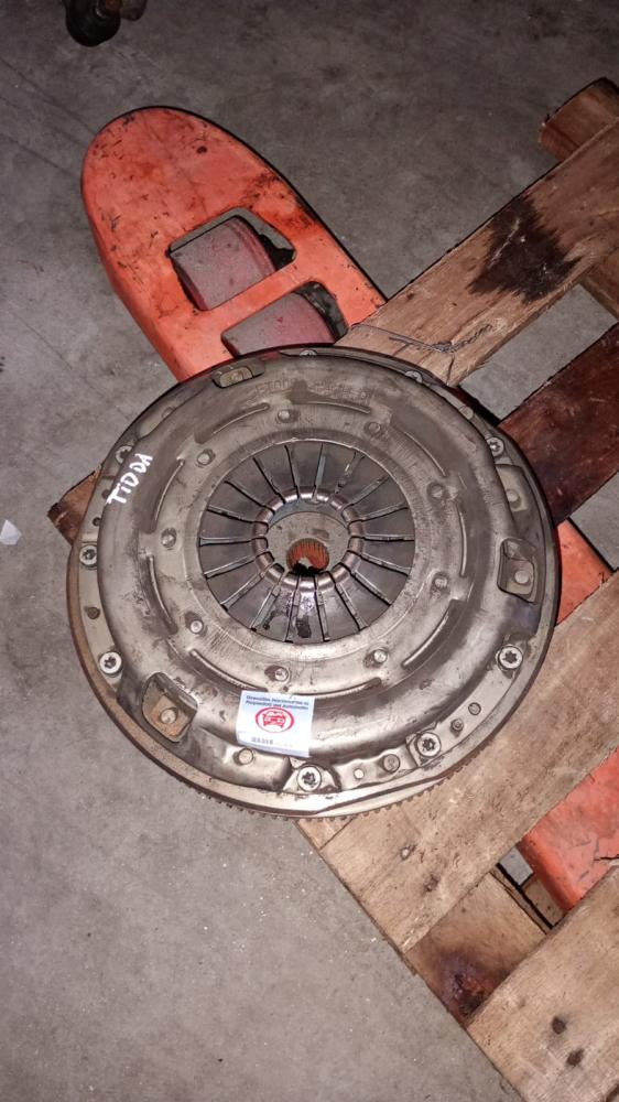 VOLANTE DE MOTOR NISSAN TIIDA 1.8 6MT TEKNA