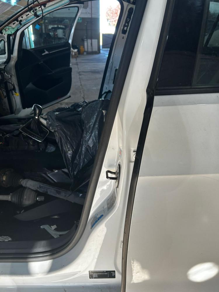 PARANTE CENTRAL IZQUIERDO VOLKSWAGEN GOLF 1.4L TSI BLUEMOTION