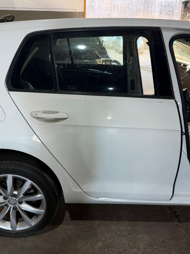 PUERTA TRASERA DERECHA VOLKSWAGEN GOLF 1.4L TSI BLUEMOTION