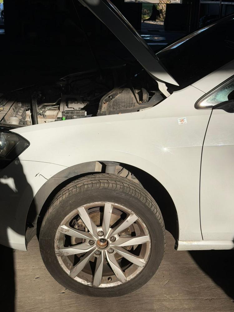GUARDABARRO DELANTERO IZQUIERDO VOLKSWAGEN GOLF 1.4L TSI BLUEMOTION