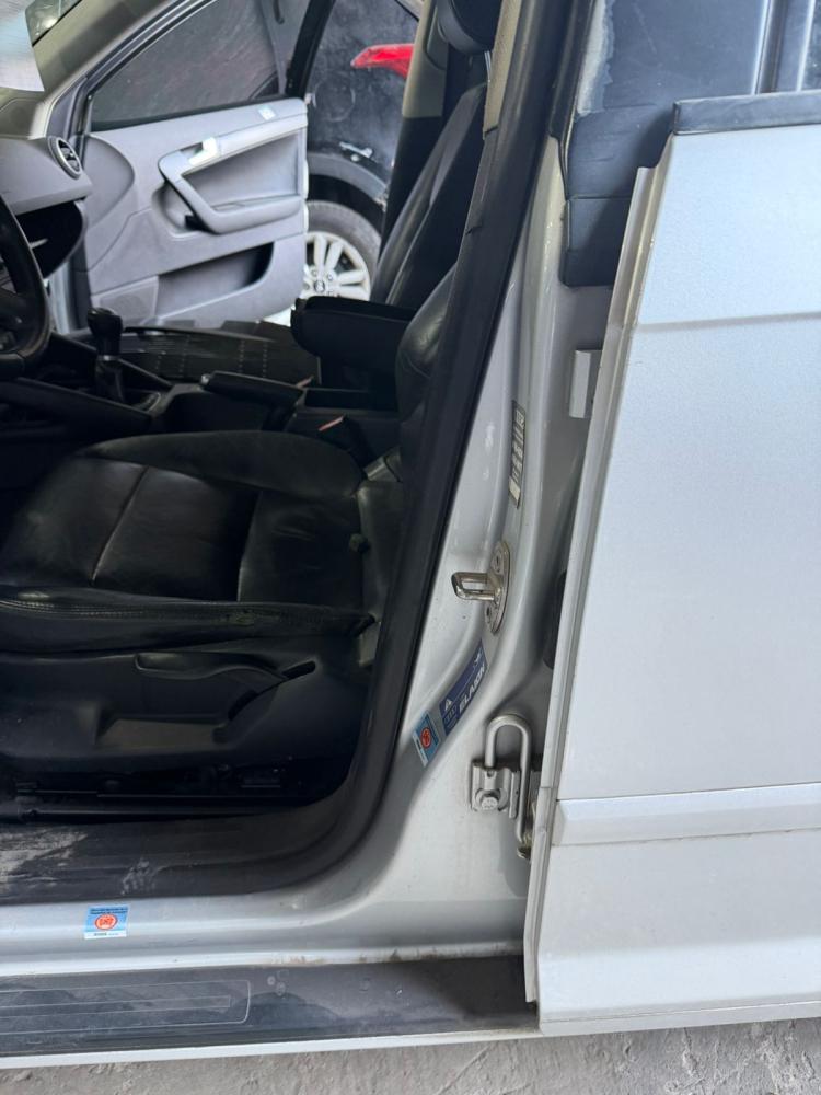 PARANTE CENTRAL IZQUIERDO AUDI A3 SPORTBACK 1.6