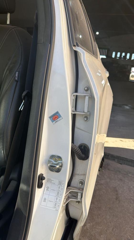 PARANTE CENTRAL IZQUIERDO NISSAN KICKS EXCLUSIVE CVT