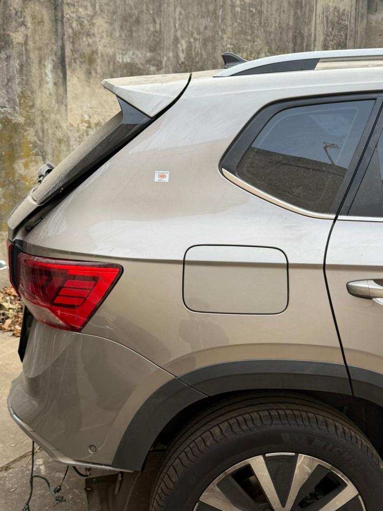 GUARDABARRO TRASERO DERECHO VOLKSWAGEN.. TAOS HIGHLINE 250 TSI AT