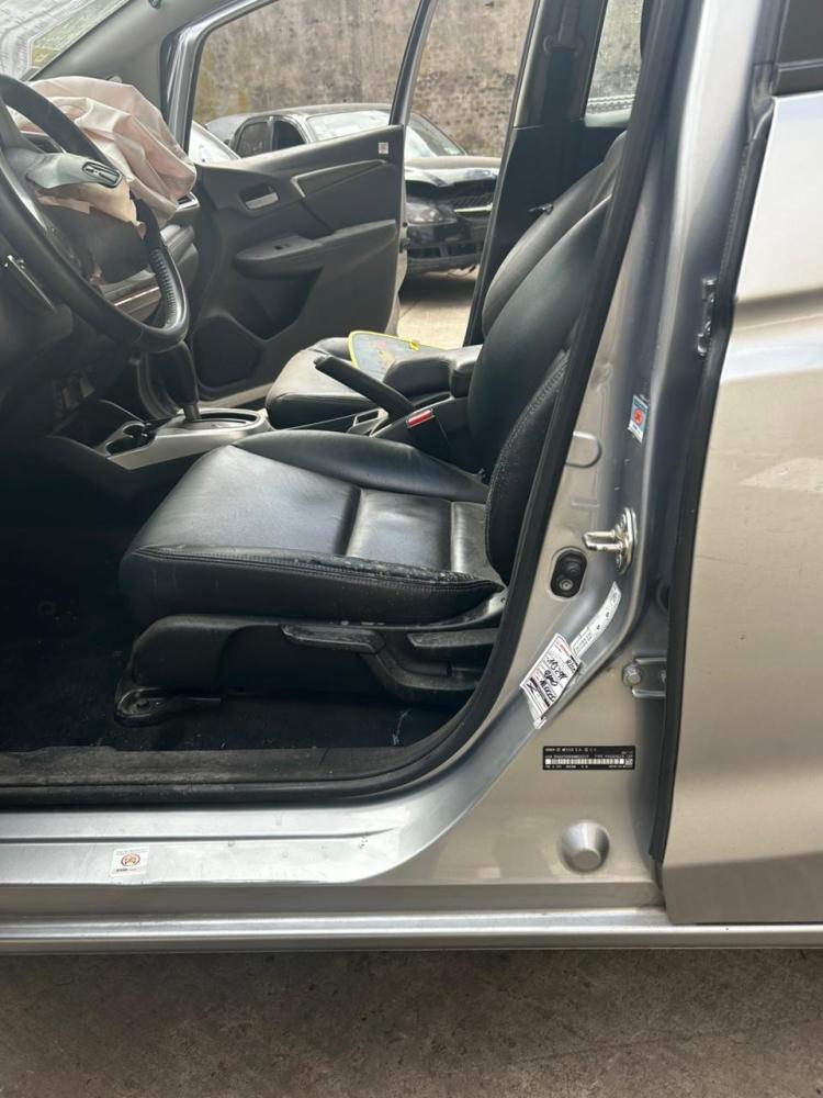 PARANTE CENTRAL IZQUIERDO HONDA FIT EXL