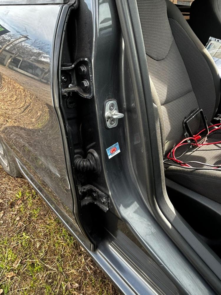 PARANTE CENTRAL DERECHO PEUGEOT 308 ALLURE 1.6