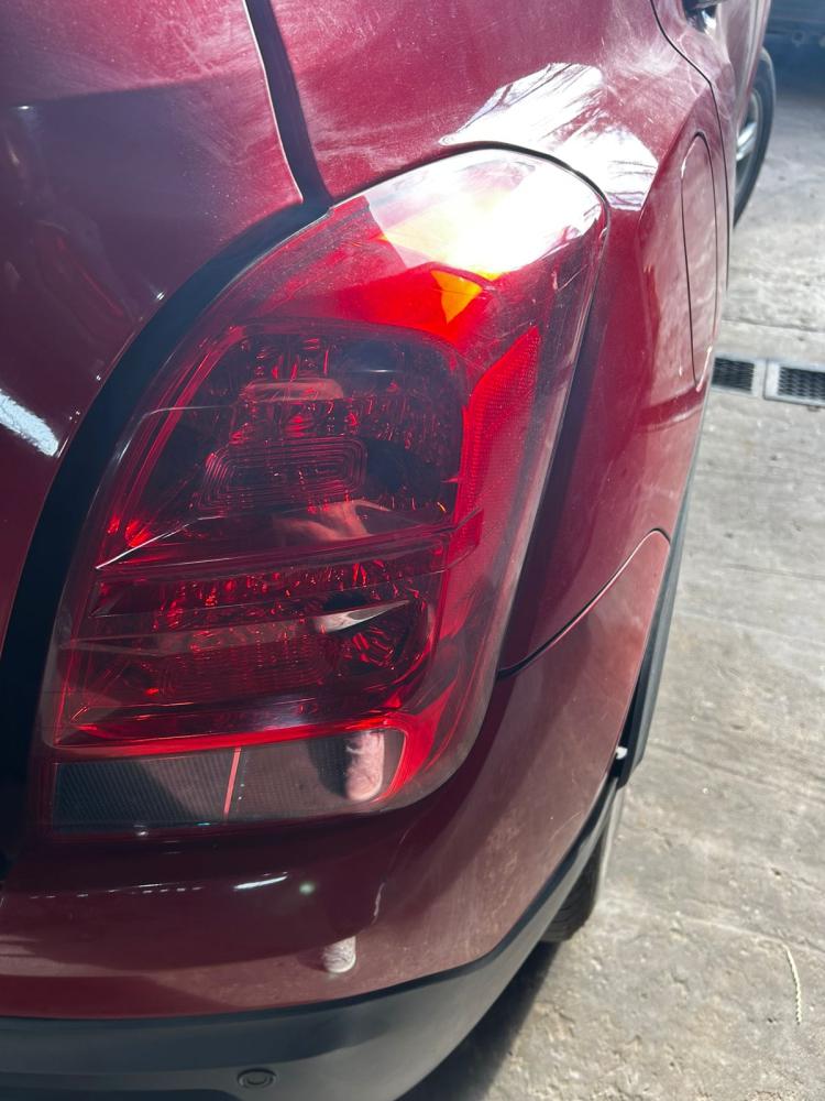 FARO TRASERO DERECHO CHEVROLET CHEVROLET TRACKER FWD LTZ