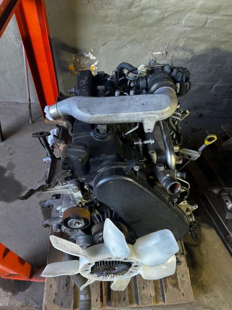 MOTOR SEMI ARMADO TOYOTA.. HILUX 4X4 CABINA DOBLE DX 2.5 TD