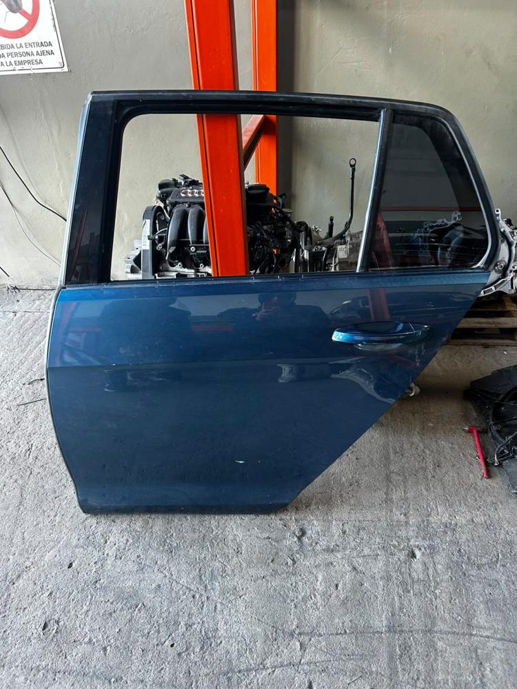 PUERTA TRASERA IZQUIERDA VOLKSWAGEN GOLF 1.4