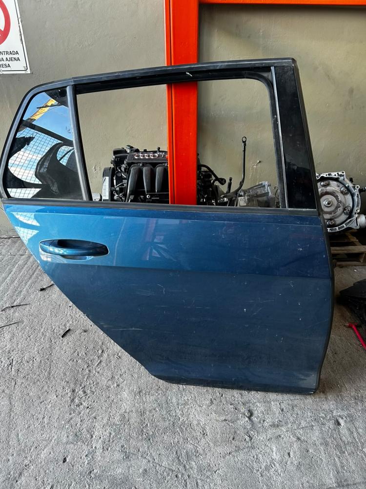 PUERTA TRASERA DERECHA VOLKSWAGEN GOLF 1.4