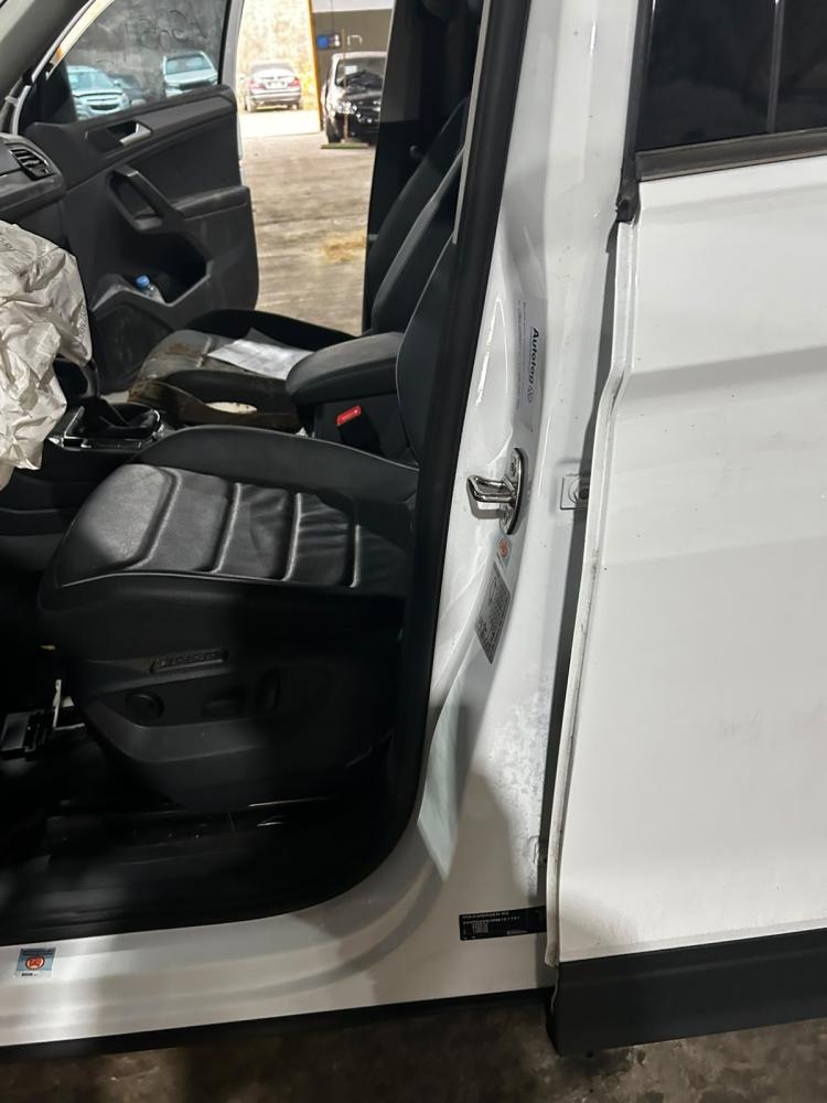 PARANTE CENTRAL IZQUIERDO VOLKSWAGEN TIGUAN LIFE 350 TSI DSG
