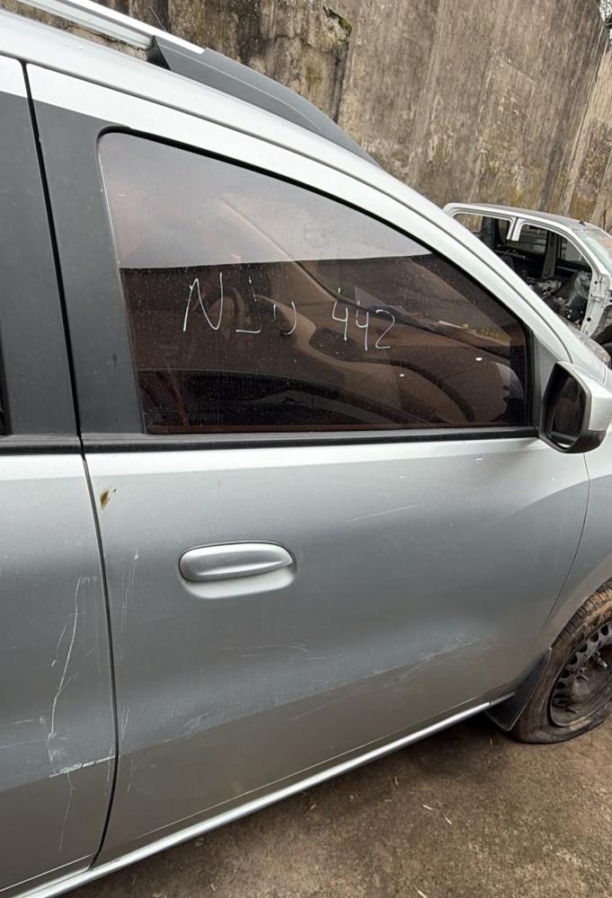 PUERTA DELANTERA DERECHA CHEVROLET SPIN