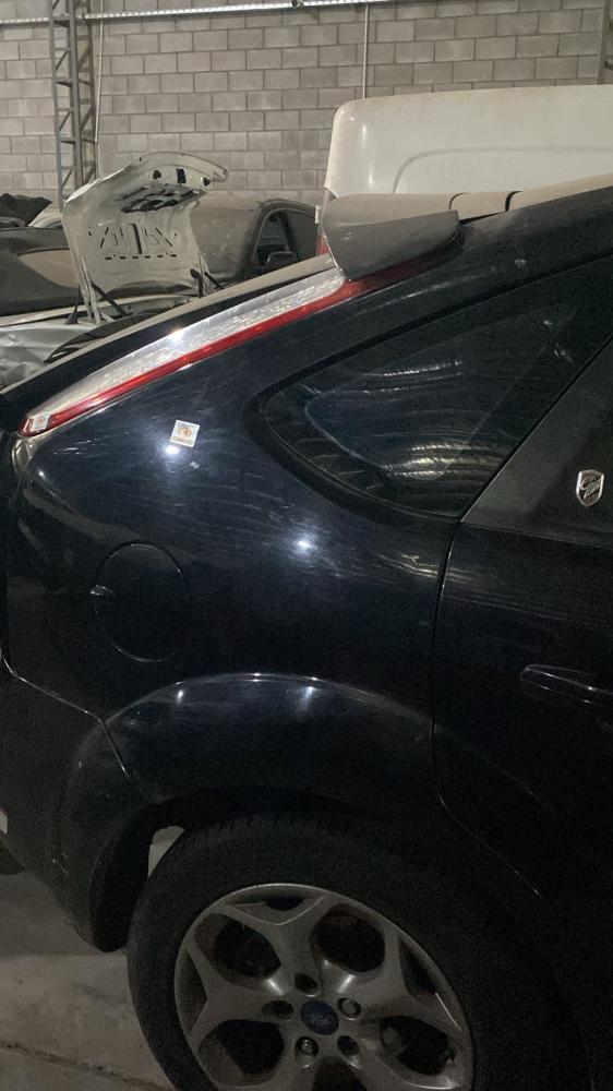 GUARDABARRO TRASERO DERECHO FORD FOCUS GHIA 2.0L