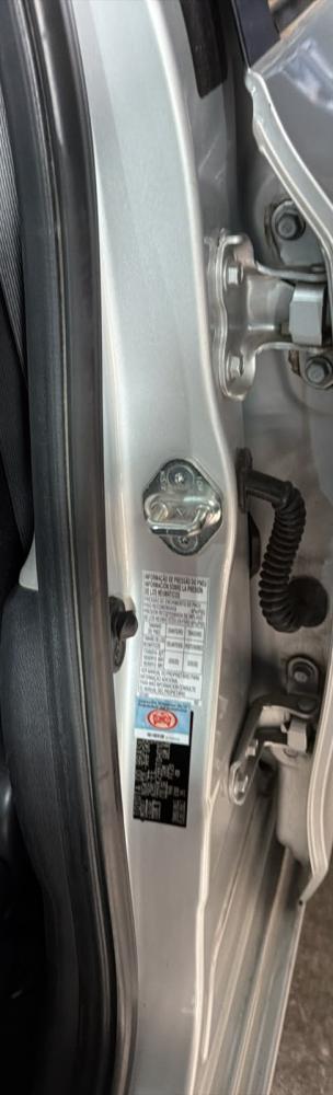 PARANTE CENTRAL IZQUIERDO TOYOTA.. ETIOS XLS 1.5