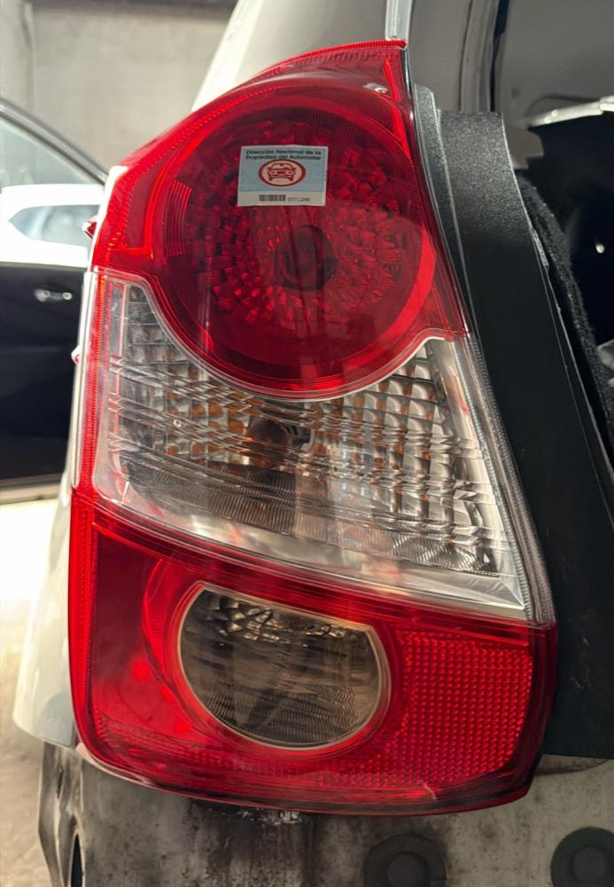 FARO TRASERO DERECHO TOYOTA.. ETIOS XLS 1.5