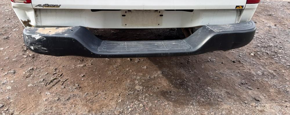 PARAGOLPES TRASERO TOYOTA HILUX 4X4 PACK