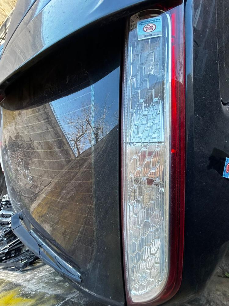 FARO TRASERO DERECHO FORD FOCUS TREND 1.6L NAFTA