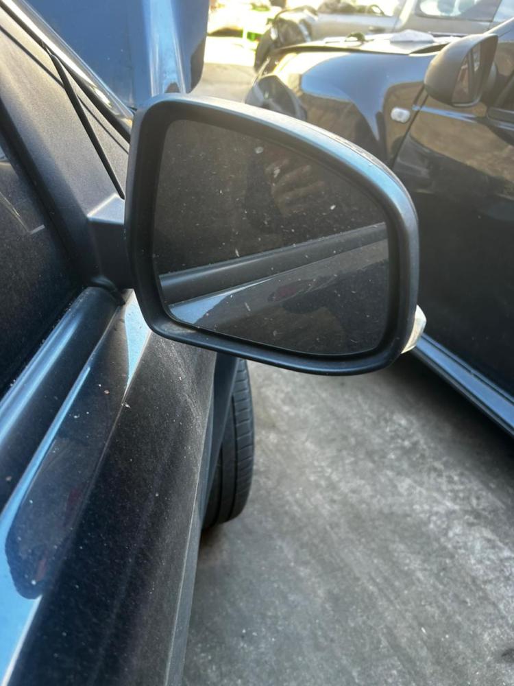 ESPEJO EXTERIOR DERECHO FORD FOCUS TREND 1.6L NAFTA