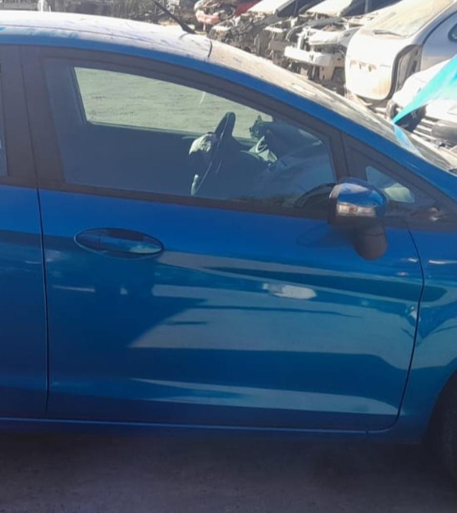 PUERTA DELANTERA DERECHA FORD FIESTA 1.6L SE.