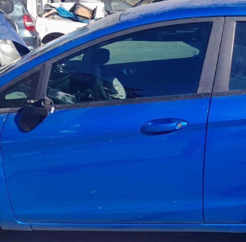 PUERTA DELANTERA IZQUIERDA FORD FIESTA 1.6L SE.