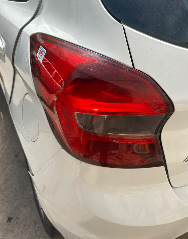 FARO TRASERO IZQUIERDO FORD KA SEL 1.5L