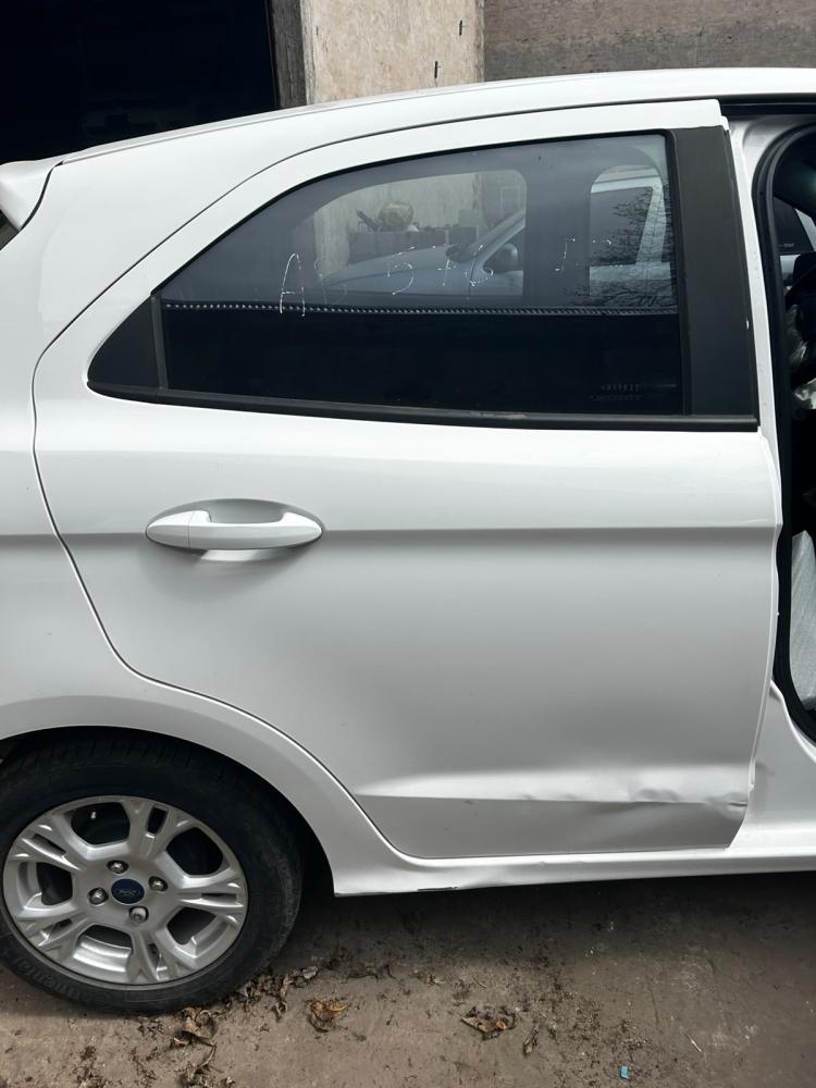 PUERTA TRASERA DERECHA FORD KA SEL 1.5L