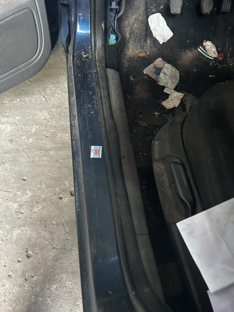 ZOCALOS IZQUIERDOS FORD FOCUSEXE TREND 2.0