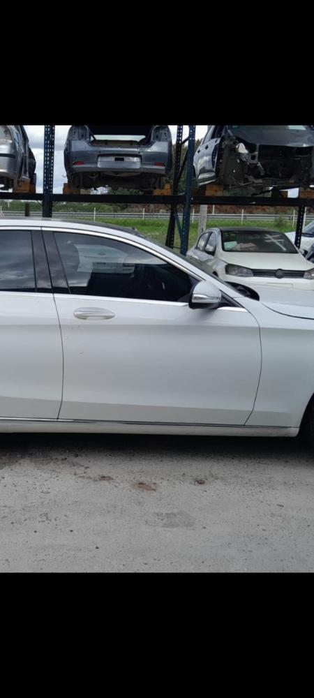 PUERTA DELANTERA DERECHA MERCEDES BENZ C250